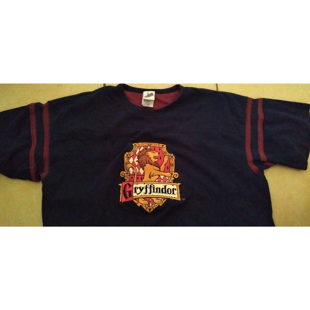 VINTAGE Warner Bros studio Harry Potter Gryffindor Tshirt